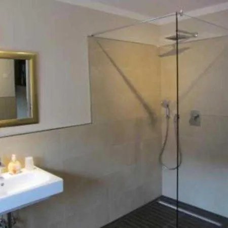 Haus Nostalgie Homestay *